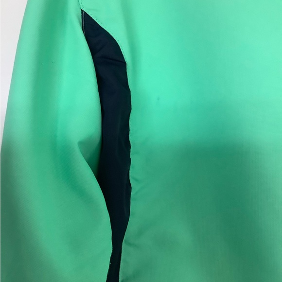 Golf jacket for ladies. - Picture 2 of 6